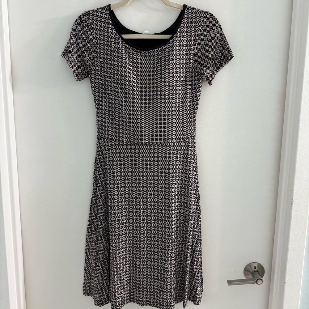 UNIQLO Black and White Herringbone Patterned Dress